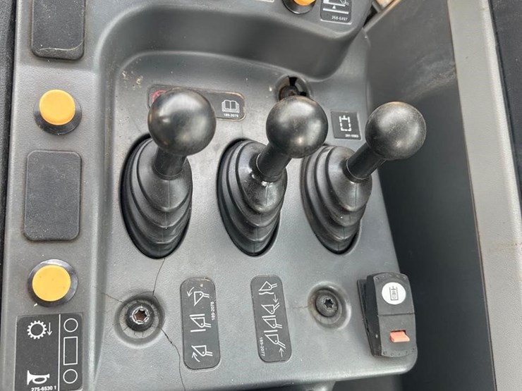 2020-caterpillar-962m-image-29