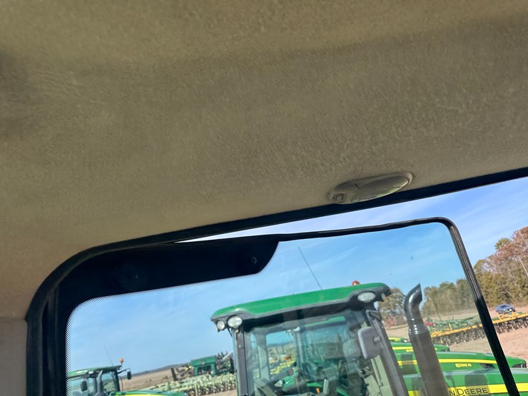 2013-john-deere-8285r-image-64