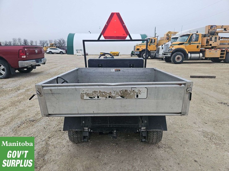 2011-club-car-turf-2-image-7