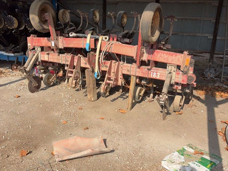 international-183-image-1