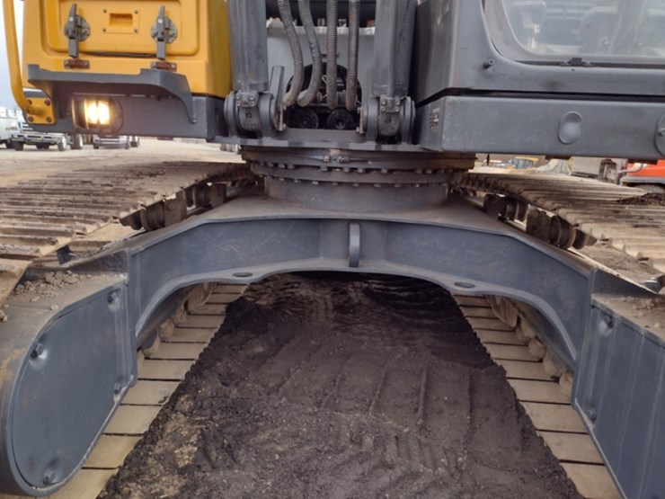 7-volvo-ec160c-image-21