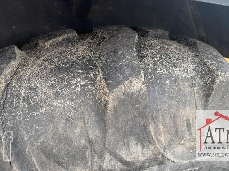 1996-ford-555d-image-12