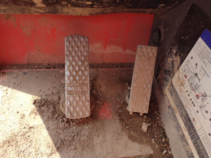 skyjack-sj1056th-image-9