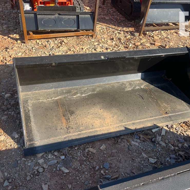 SWICT 72IN SKID STEER BUCKET