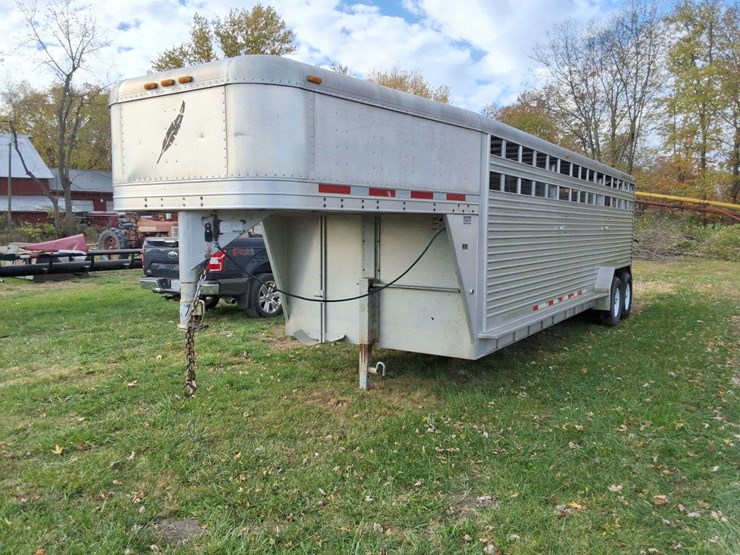 2003-featherlite-aluminum-livestock-trailer,-24ft,-7ft-wide,-2-cut-gates,-gooseneck,-aluminum-floor,-14,000lb,-vin--4fg-l0242-74g066144-image-4