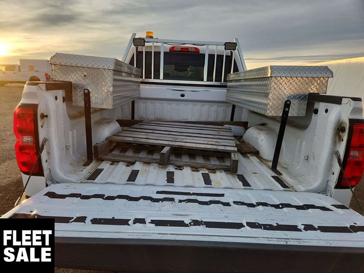 2015-chevrolet-silverado-2500hd-image-22