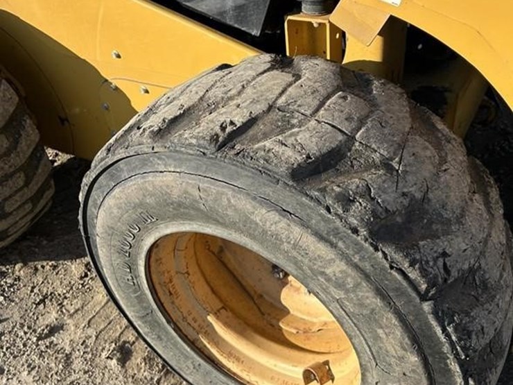 2019-caterpillar-262d3-image-12