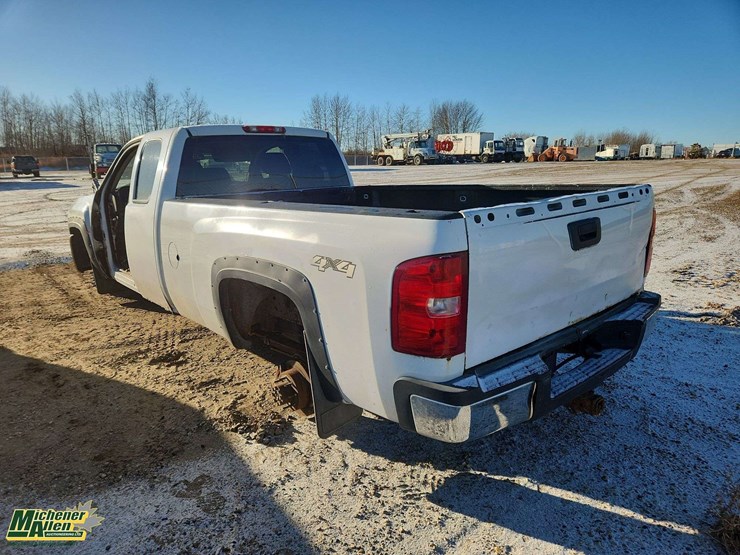 2008-chevrolet-silverado-2500hd-image-2