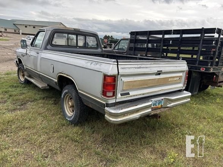 1987-dodge-150-image-4