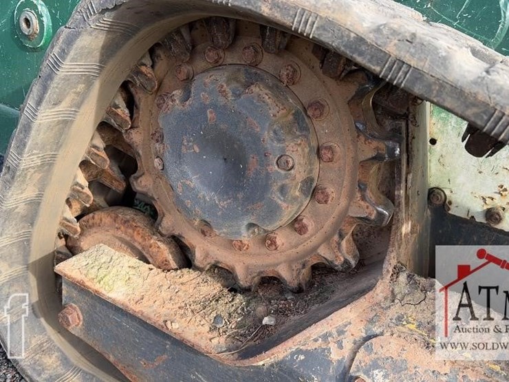 2016-bobcat-t590-image-15