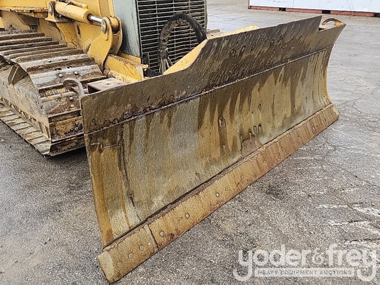 2004-deere-700h-image-18