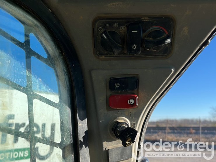 2019-caterpillar-279d3-image-27