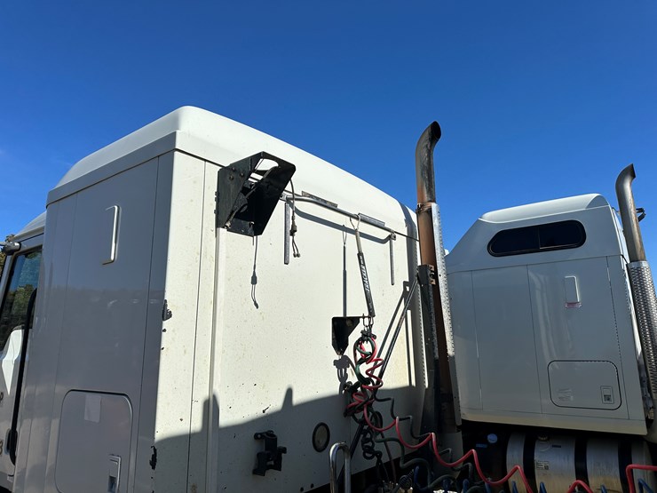 #33712-•-2011-mack-cxu-t/a-sleeper-truck-tractor-1m1aw09y5bm013138-image-29