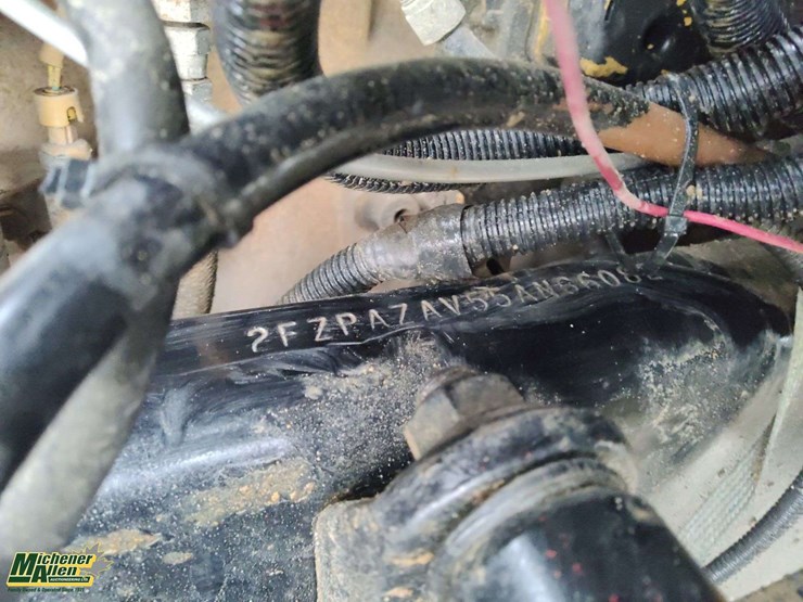 2005-sterling-lt9500-image-8