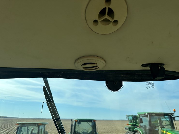 2010-john-deere-8295r-image-67