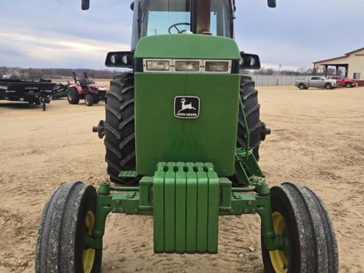 1989-john-deere-4455-image-16