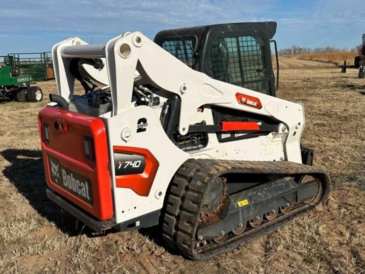 2024-bobcat-t740-image-14