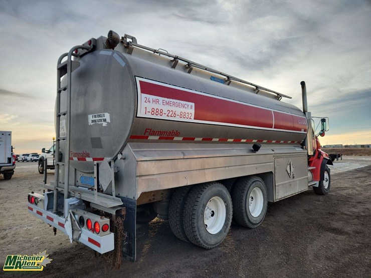 2002-sterling-lt9500-image-3