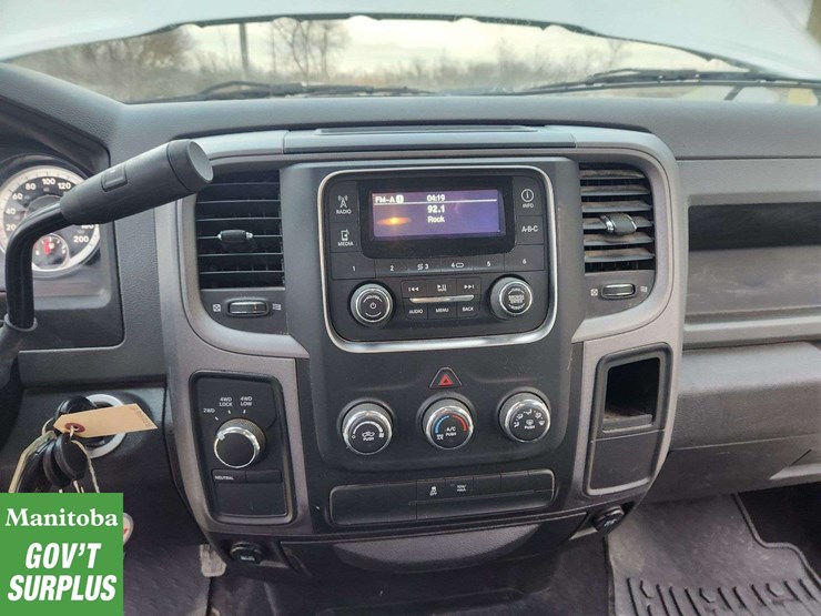 2014-dodge-1500-image-21