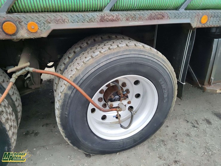 2005-sterling-lt9500-image-21