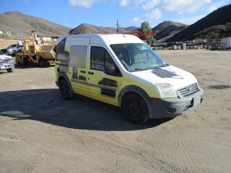 2010-ford-transit-connect-image-2