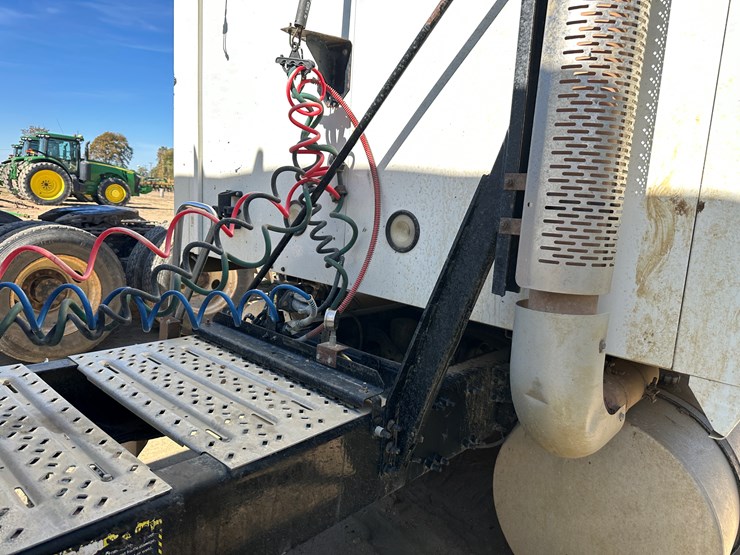 #33712-•-2011-mack-cxu-t/a-sleeper-truck-tractor-1m1aw09y5bm013138-image-48