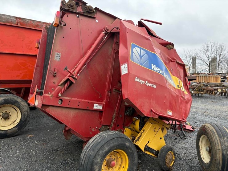 new-holland-br7060-image-9