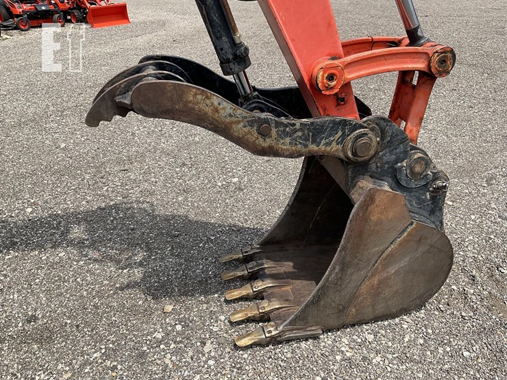 2019-kubota-kx080-4-image-9