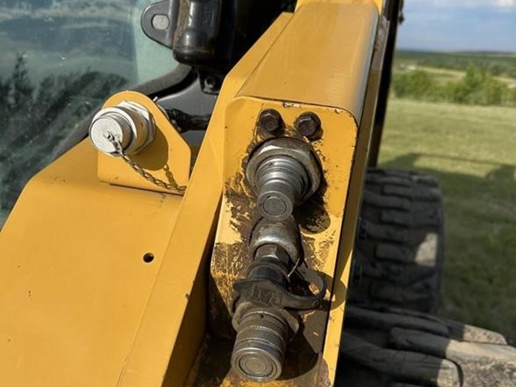 2019-caterpillar-262d3-image-13