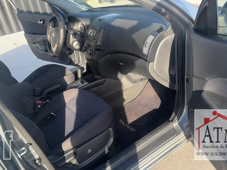 2016-hyundai-elantra-image-14