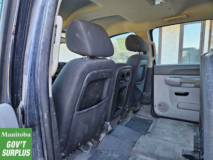 2012-chevrolet-silverado-2500hd-image-39