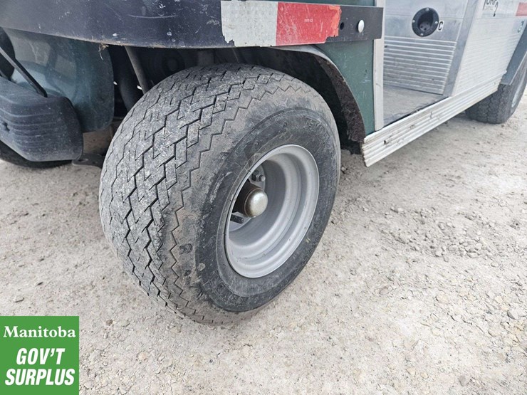 2011-club-car-turf-2-image-13