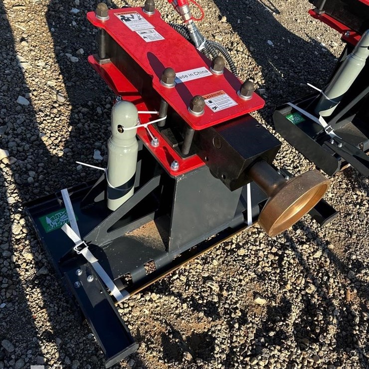 680 SKID STEER POST POUNDER