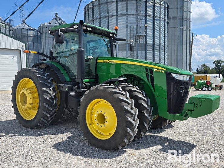2011-john-deere-8360r-image-3