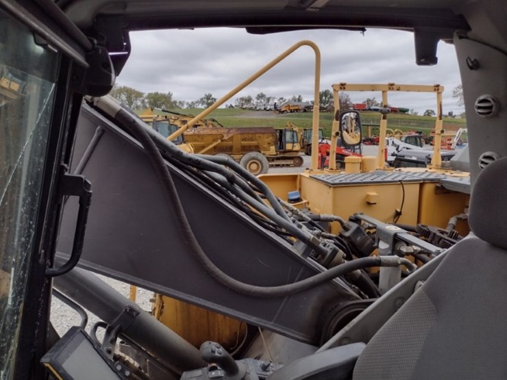 volvo-ec220e-lr-image-10