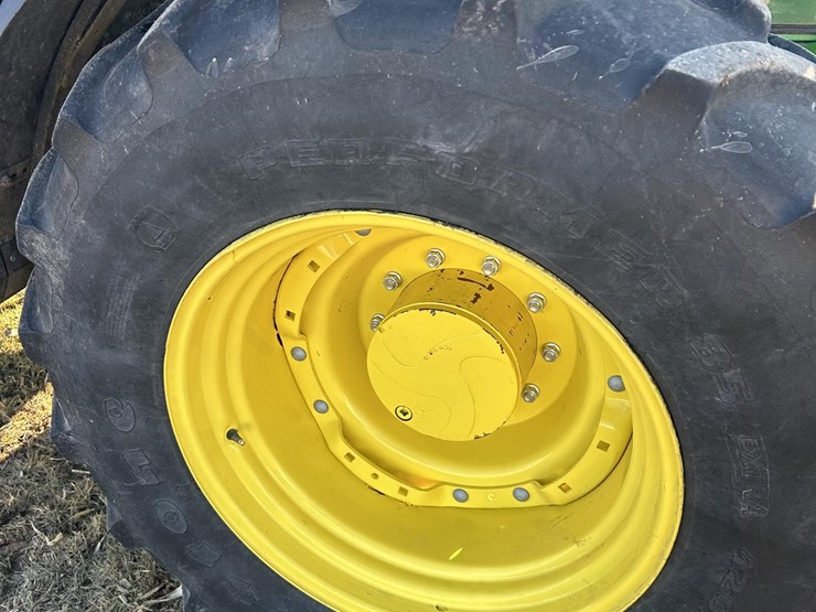 2021-john-deere-6175m-image-35