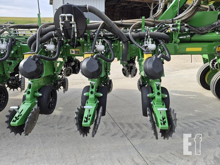 john-deere-1775-image-17