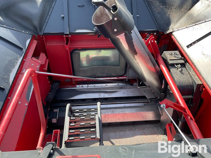 2014-case-ih-6140-image-13