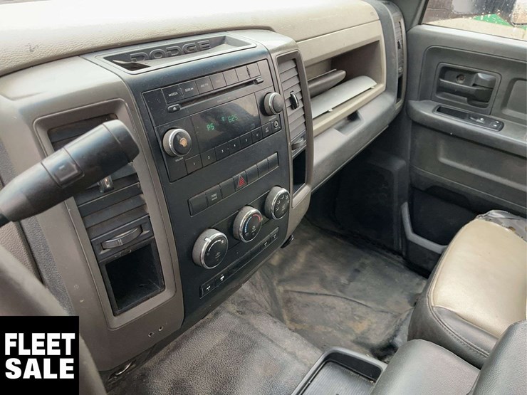 2011-dodge-3500-image-14