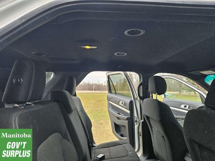 2017-ford-explorer-xlt-image-37