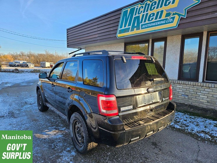 2012-ford-escape-hybrid-image-3