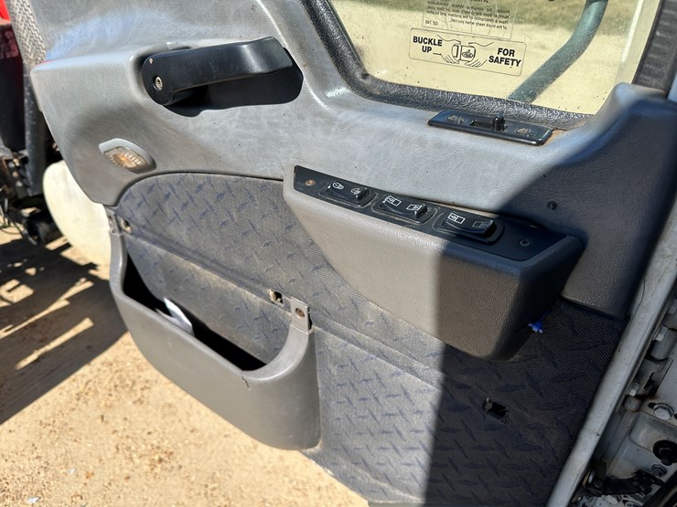 #33712-•-2011-mack-cxu-t/a-sleeper-truck-tractor-1m1aw09y5bm013138-image-77