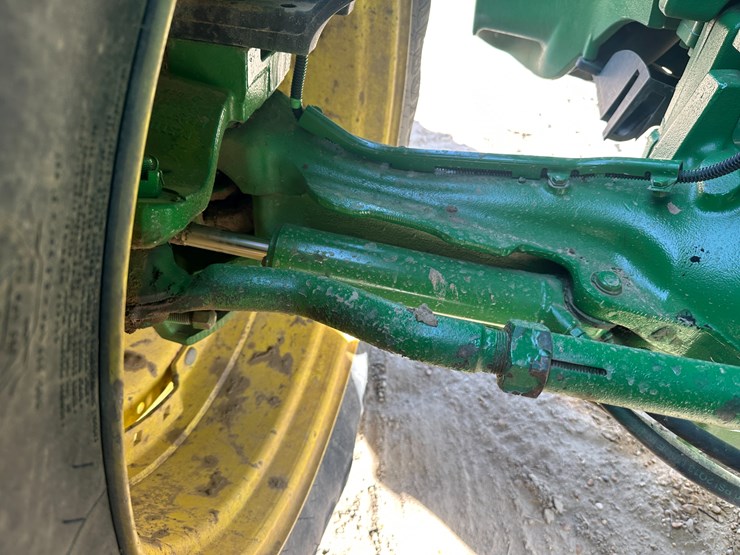 2013-john-deere-8285r-image-15