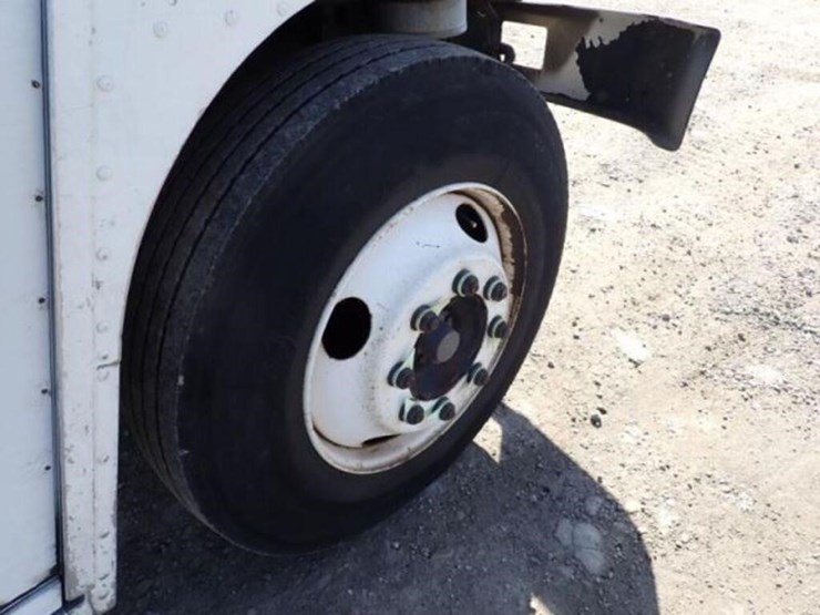 2012-freightliner-mt55-image-36