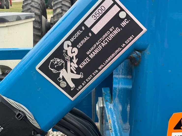 2005-kinze-3500-image-36