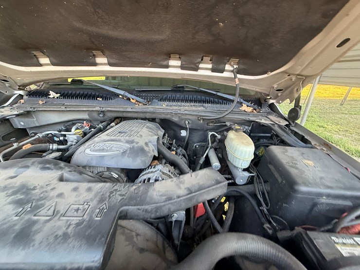 2004-chevrolet-suburban-image-20