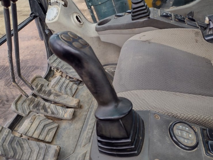 7-volvo-ec160c-image-12