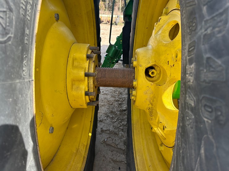 2010-john-deere-8295r-image-14