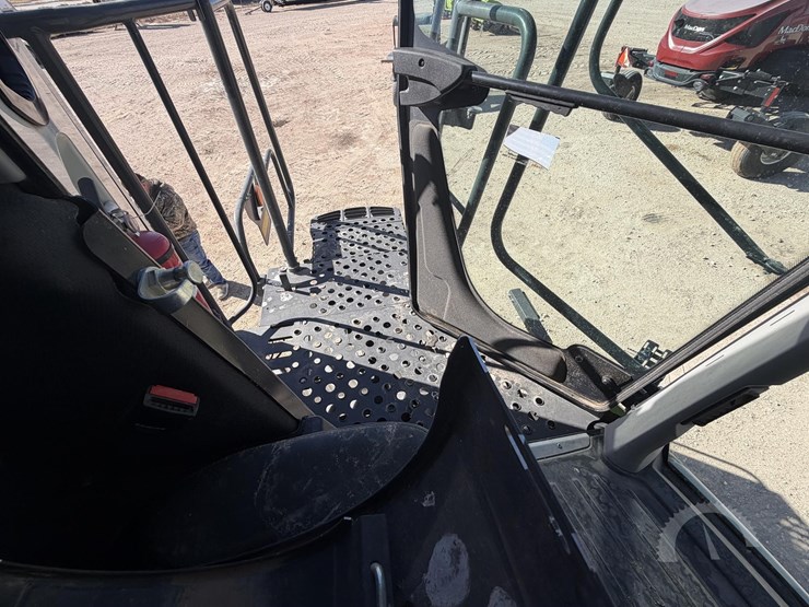 2022-claas-lexion-7500-image-36