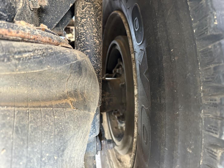 #33710-•-2011-mack-cxu-t/a-sleeper-truck-tractor-1m1aw09y3bm013638-image-13